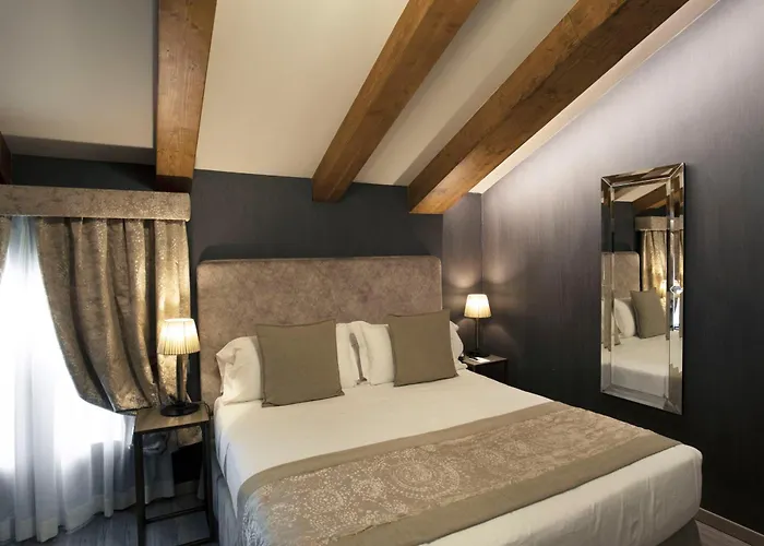 Aquarius - Ascend Collection Venise