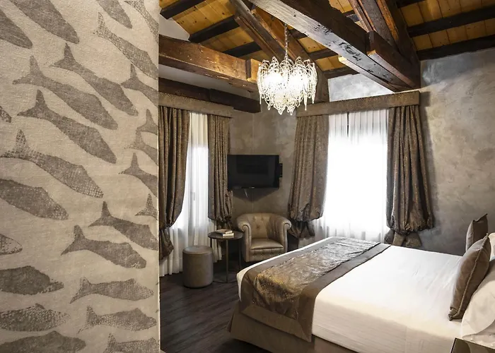 Aquarius - Ascend Collection 4*