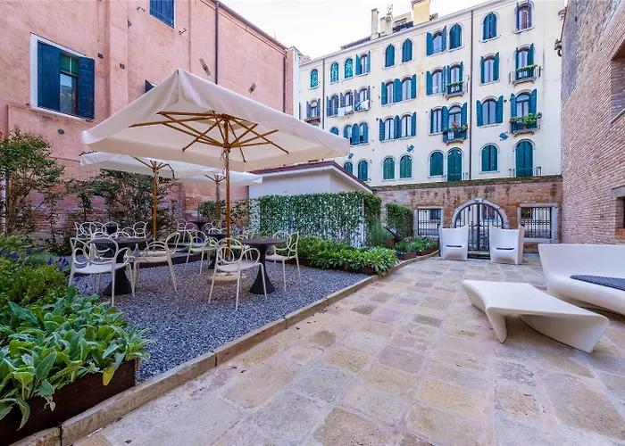 Hotel Aquarius - Ascend Collection 4*