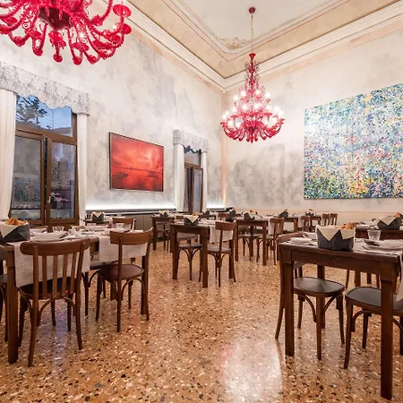 Hotel Aquarius - Ascend Collection 4*