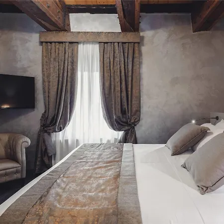 Aquarius - Ascend Collection Hotel