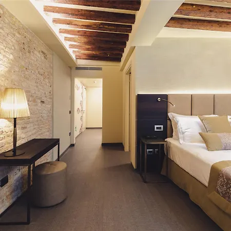 Aquarius - Ascend Collection Venedig