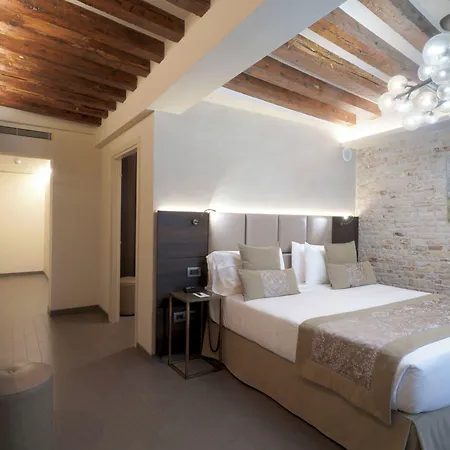 Aquarius - Ascend Collection Hotel
