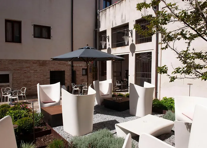 Aquarius - Ascend Collection 4*